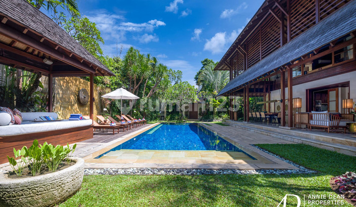 FREEHOLD | 5-BEDROOM LUXURY VILLA IN PETITENGET, SEMINYAK FREEHOLD | 5-BEDROOM LUXURY VILLA IN PETITENGET, SEMINYAK