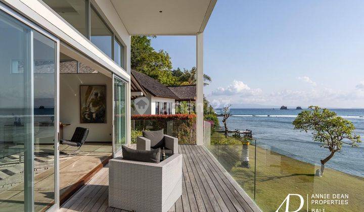 Freehold Idyllic Beachfront Villa In Candidasa 2