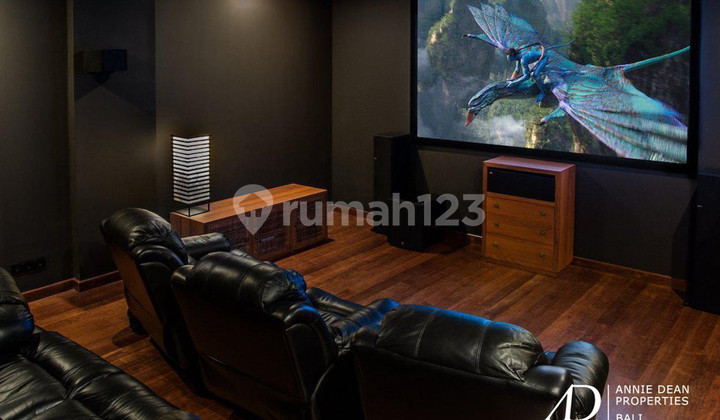 FREEHOLD | CLIFF FRONT 7-BEDROOM VILLA | PADANG PADANG 2