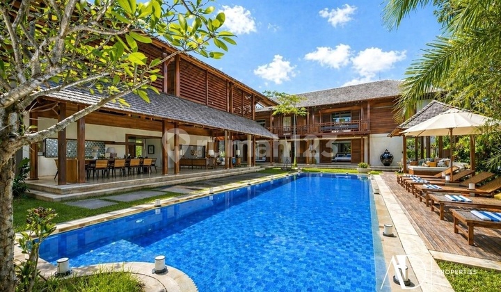 Freehold | 5-Bedroom Luxury Villa In Petitenget, Seminyak Freehold | 5-Bedroom Luxury Villa In Petitenget, Seminyak