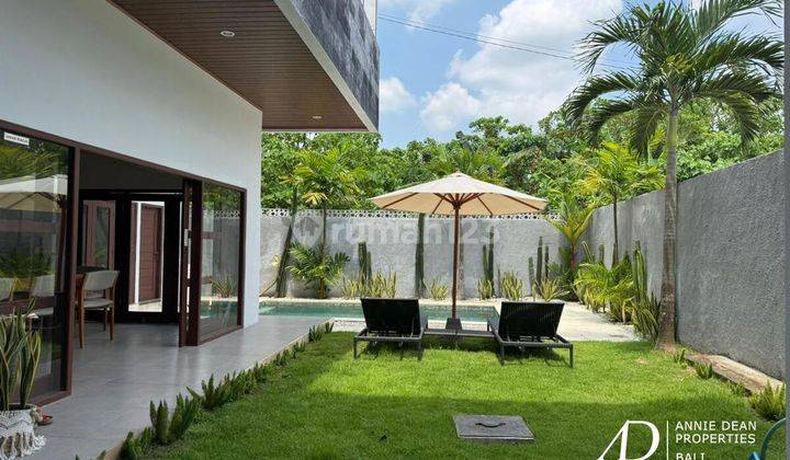 Freehold Tropical Style 3 Bedroom Villa In Munggu 1