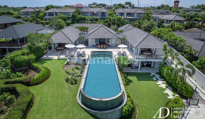 FREEHOLD | 5-BEDROOM CLIFFFRONT OCEAN VIEW VILLA IN A LUXURY ESTATE