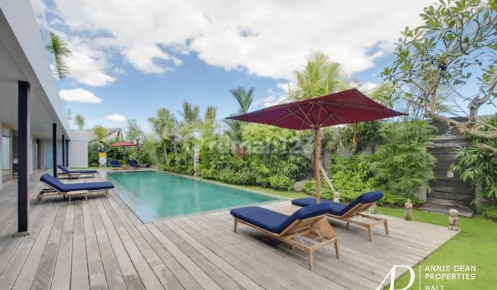 Stunning 5 Bedroom Villa in Padonan Canggu 2