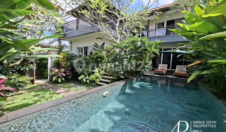 YEARLY/MONTHLY RENTAL | 3-BEDROOM VILLA WITH RICE FIELD VIEWS IN TUMBAK BAYUH 