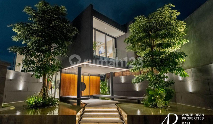 Freehold/Leasehold | 5-Bedroom Modern Architecture Villa Near Pererenan