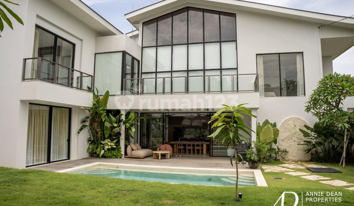FREEHOLD | BRAND-NEW MODERN 4-BEDROOMS VILLA IN PERERENAN, BALI