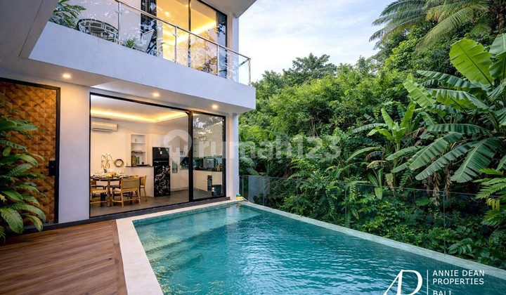 Freehold | Modern Villa With Rooftop Terrace In Padonan, Canggu