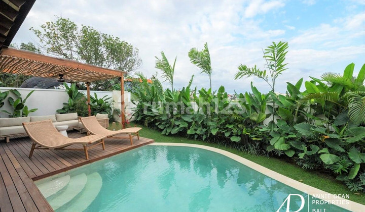 LEASEHOLD | MODERN TROPICAL 2-BEDROOM VILLA IN CANGGU LEASEHOLD | MODERN TROPICAL 2-BEDROOM VILLA IN CANGGU