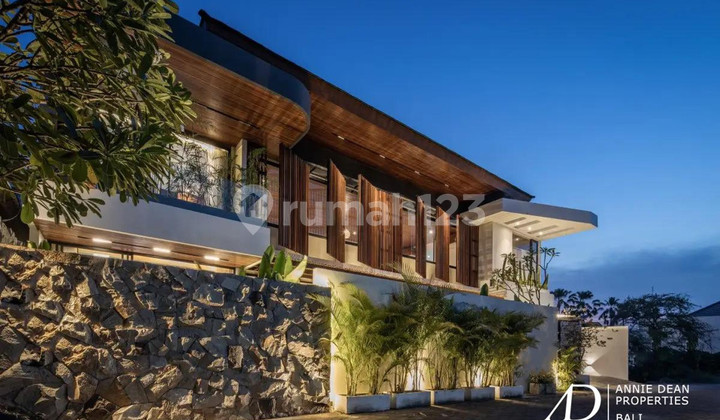 Freehold Modern Contemporary Design Villa In Berawa