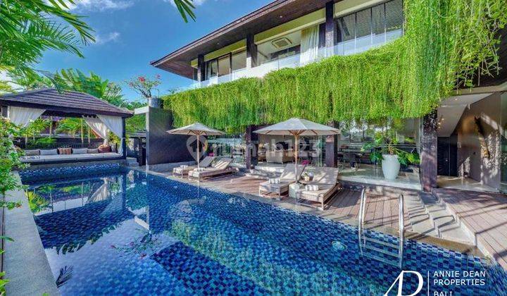  FREEHOLD LUXURY VILLA ONE MINUTE FROM THE BEACH IN SEMINYAK 1