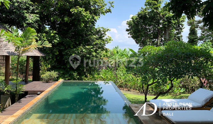 Leasehold Complex Villa In Seseh 150 M From The Beach