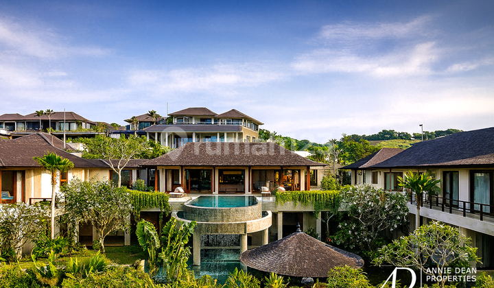 FREEHOLD | LUXURY VILLA WITH PANORAMIC OCEAN VIEWS