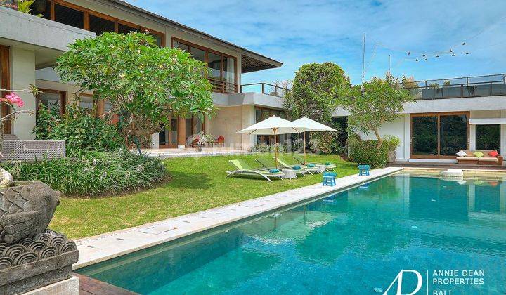 FREEHOLD ABSOLUTE LUXURY FOUR-BEDROOM VILLA IN JIMBARAN  1