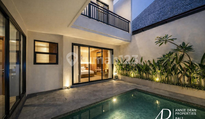 Freehold | Modern 3-Bedroom Villa With Rooftop Rice Field Views - Canggu