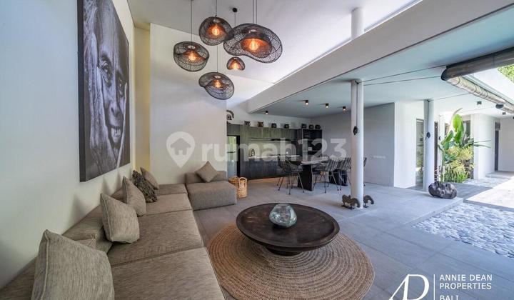 LEASEHOLD | INVESTMENT OPPORTUNITY - 2 MODERN VILLAS (8 BEDROOMS) IN CANGGU 2