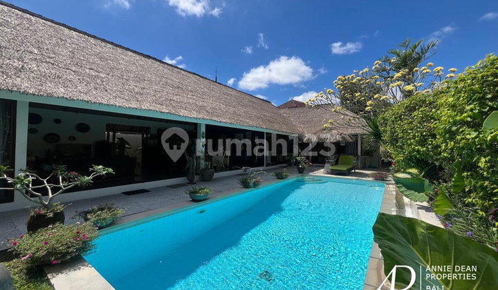 LEASEHOLD | 3-BEDROOM TROPICAL VILLA IN PRIME SEMINYAK