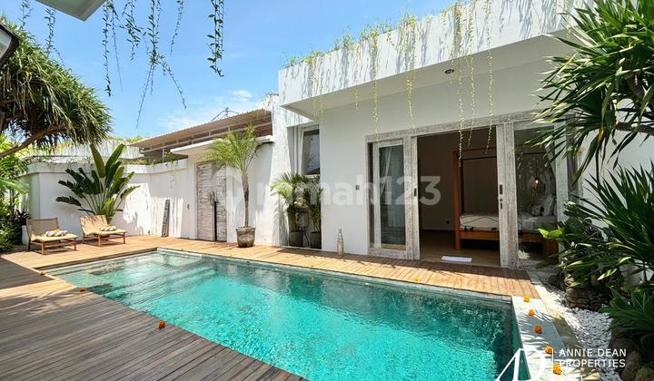 SEWA HAK GUNA BANGUNAN VILA NYAMAN 3 KAMAR TIDUR DI KEROBOKAN YANG SUDAH DI RENOVASI TOTAL