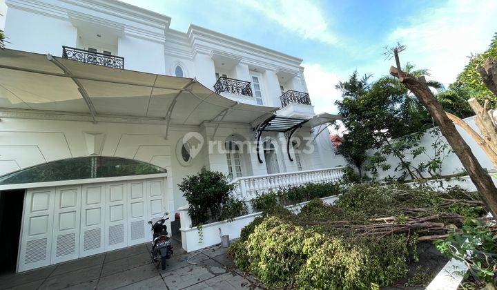 Dijual Rumah Mewah di Jalan Pondok Indah 1