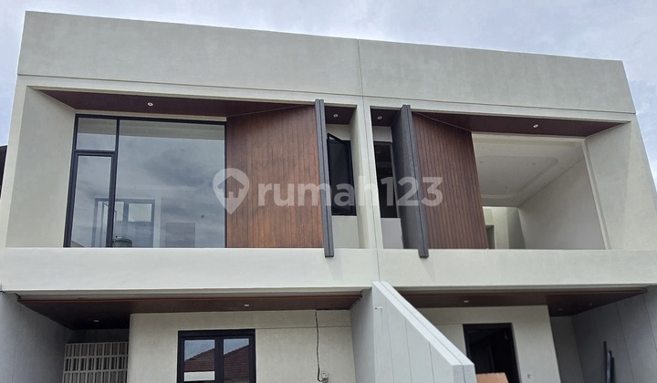 Rumah Mewah 2 Lantai Klampis Semolo Timur, 5 Menit Ke Galaxy Mall Rumah Mewah 2 Lantai Klampis Semolo Timur, 5 Menit Ke Galaxy Mall