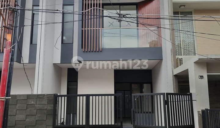Rumah New Gress Minimalis 2 Lantai Mulyosari Dekat Pakuwon City