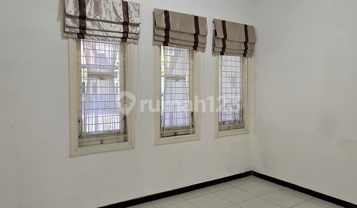 House in Pondok Tjandra, Ready to Live In, Well-Maintained, Near Club House 2