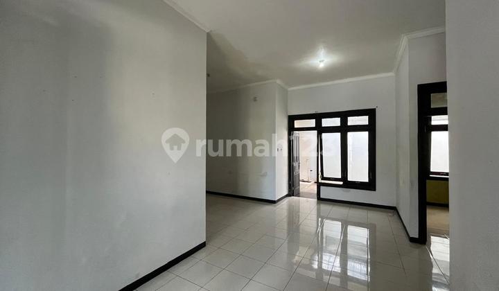 Minimalist Tjandra Cottage House Favorite Cluster Near Club House