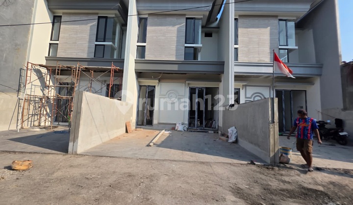 Two-Story New Modern House in Pondok Nirwana, Kedung Baruk