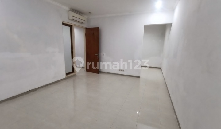 Ready-to-Occupy House in Nginden Intan Near City Center, Manyar, Klampis Ready-to-Occupy House in Nginden Intan Near City Center, Manyar, Klampis