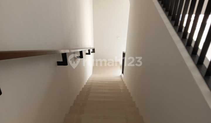 Rumah Bagus, Terawat dan Siap Huni Asri di Discovery Amore, Bintaro Sektor 9 2