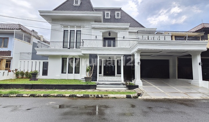 Nice, Luxurious, and Lush House with Swimming Pool in Bintaro Jaya, Sector 8