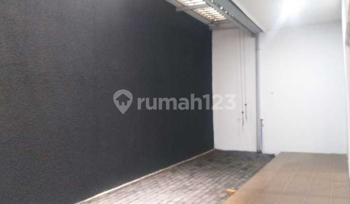 Beautiful Ready-to-Live Green House in Kebayoran Essence, Bintaro Jaya Sector 7 2