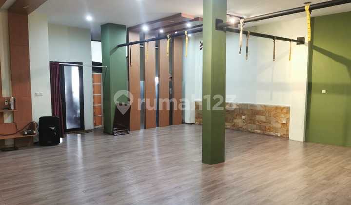 For sale: strategic commercial house in Bintaro Jaya, Sector 9, South Tangerang For sale: strategic commercial house in Bintaro Jaya, Sector 9, South Tangerang