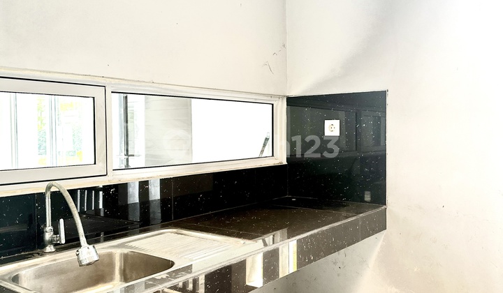 Rumah Tumbuh Bagus di Hook Tanah Luas 108 di U House, Bintaro Jaya, Tangerang Selatan 2