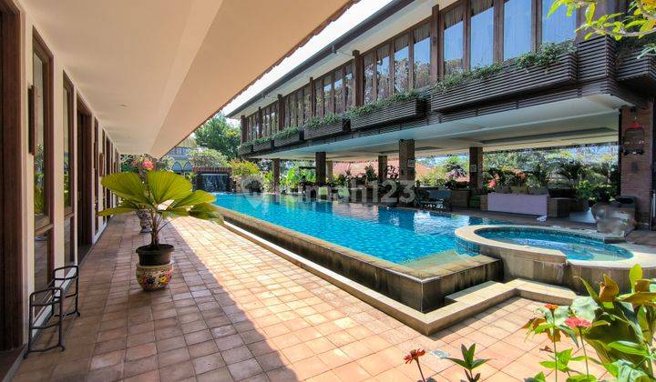 Villa Bagus dengan Pool di Jl Bumi Asih, Lembang, Bandung 1