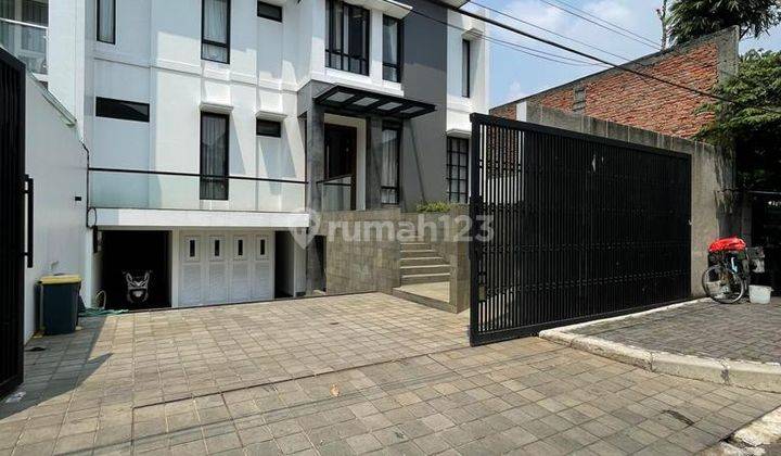 Rumah Bagus Siap Huni dan Asri di Jl Semarang, Menteng, Jakarta Pusat 1