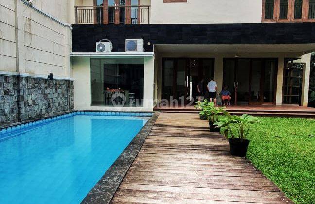 Rumah Bagus Siap Huni dengan Kolam Renang di Jl Kemang, Jakarta Selatan 1