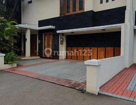 Rumah Bagus Siap Huni dengan Kolam Renang di Jl Kemang, Jakarta Selatan 2