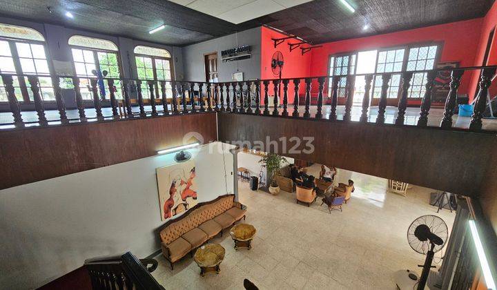 Rumah Siap untuk Usaha dan Siap Huni dengan Kolam Renang di Kemang Timur, Jakarta Selatan  2