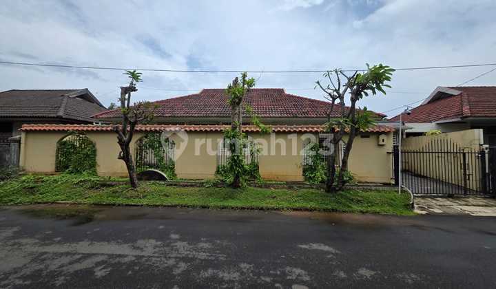 Good House Ready to Live In and Beautiful Environment in Camar, Bintaro Jaya Sector 3 Good House Ready to Live In and Beautiful Environment in Camar, Bintaro Jaya Sector 3