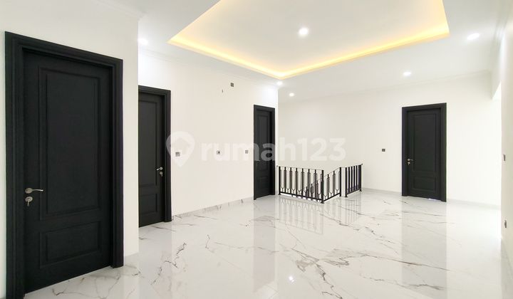 Luxury Home, American Classic, Ready to Occupy in Bintaro Sector 3 2