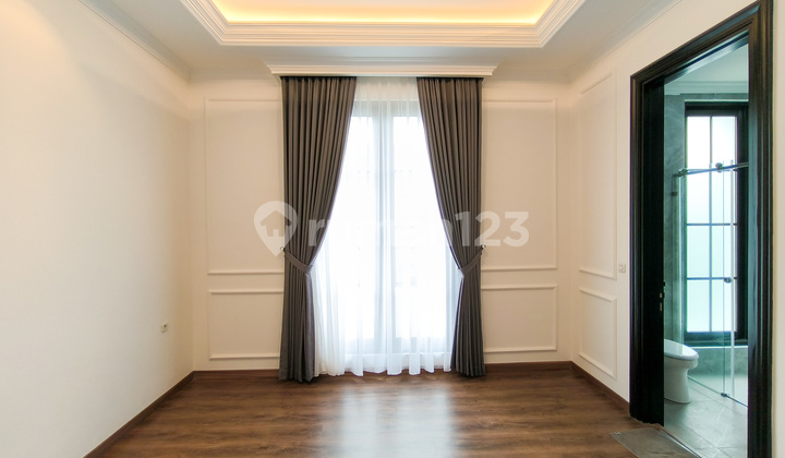 Rumah Brand New American Style dengan Pool di Bintaro Sektor 7, Tangerang Selatan 2