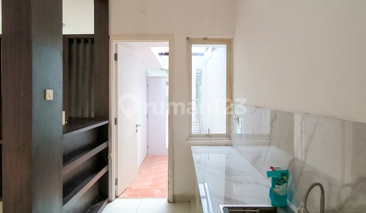 Rumah Bagus Siap Huni Lingkungan Asri di Emerald View, Bintaro Jaya Sektor 9