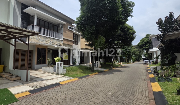 Comfortable and Move-In Ready House Facing Park in Discovery Area, Bintaro Jaya Sector 9 2