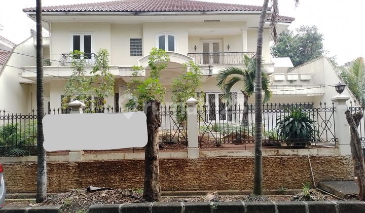 Rumah Mewah Strategis di Adyaksa, Lebak Bulus, Jakarta Selatan - Kolam Renang, Akses Tol & MRT!