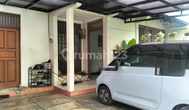 Nice Ready-to-Live House on Jl Kenari, Bintaro Sector 2, South Tangerang 1
