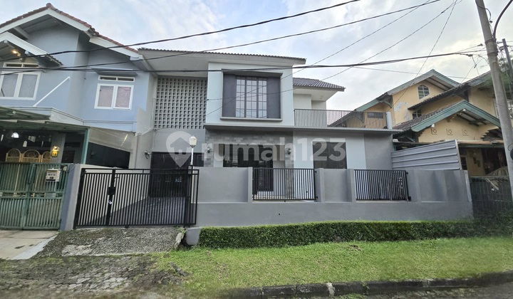 Nice Ready-to-Live House in Pisok, Bintaro Jaya Sector 5