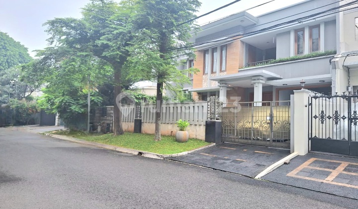 Rumah Bagus dgn Pool, Siap Huni dan Asri di jl. Alam Asri, Pondok Indah, Jakarta Selatan