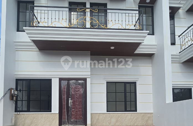 Rumah di Jatiwaringin Pondokgede Bekasi American Style