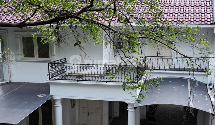 Classic Style House in Prime Menteng Area 2