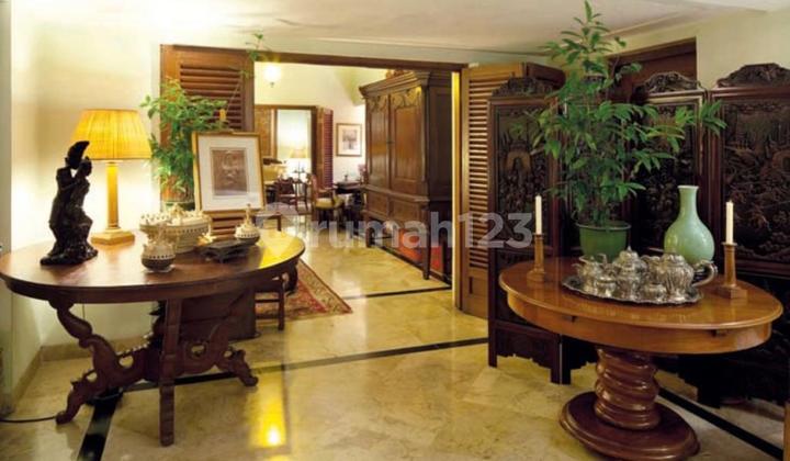 Luxury House in the Most Prestigious Ring 1 Area Near Suropati Park, Menteng